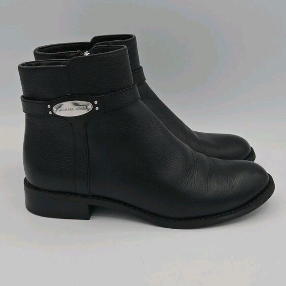 MICHAEL KORS Finley Flat Bootie US 6 Black Tumbled Leather Side Zip EUC - Picture 5 of 9